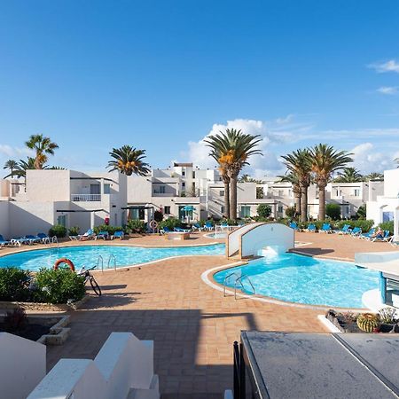 Homeforguest Apartamento Con Terraza Y Piscina En Corralejo Exteriör bild