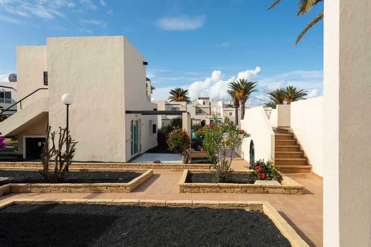 Homeforguest Apartamento Con Terraza Y Piscina En Corralejo Exteriör bild