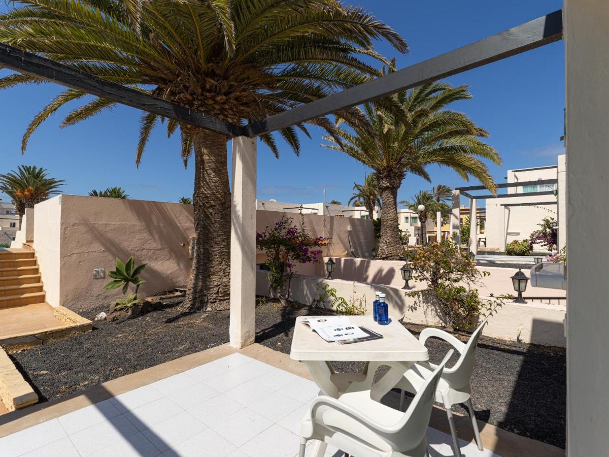 Homeforguest Apartamento Con Terraza Y Piscina En Corralejo Exteriör bild