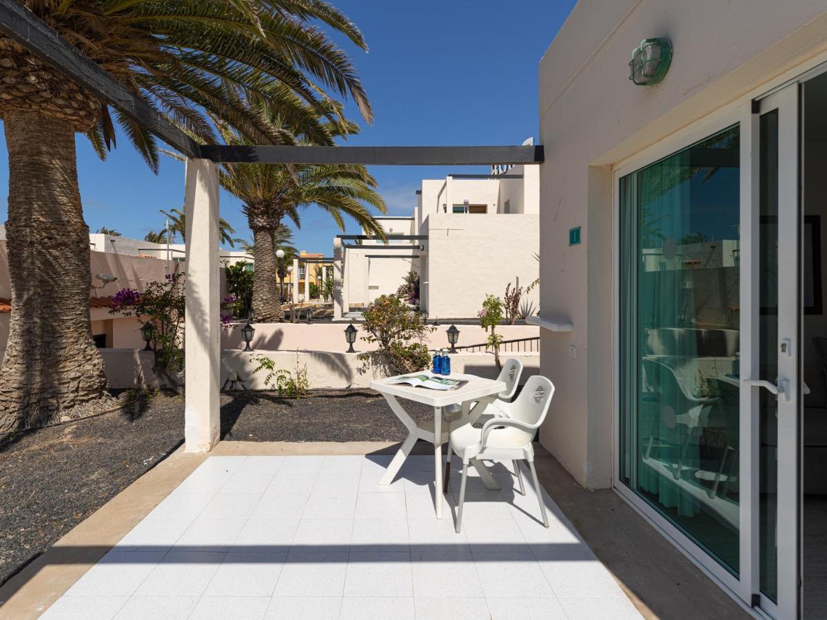 Homeforguest Apartamento Con Terraza Y Piscina En Corralejo Exteriör bild