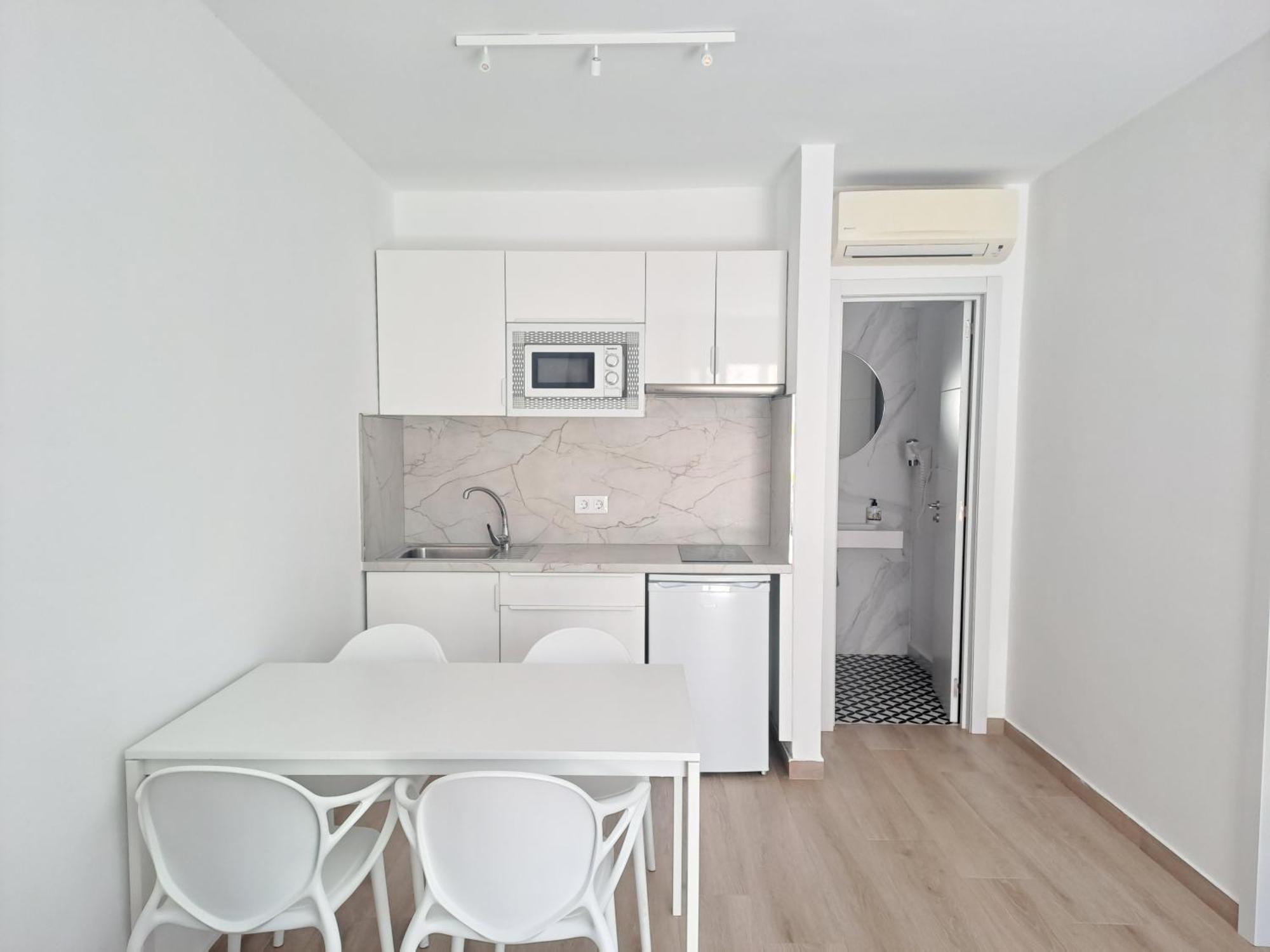 Homeforguest Apartamento Con Terraza Y Piscina En Corralejo Exteriör bild